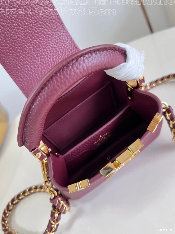VUITTON LOUIS CAPUCINES nano-16*11*6.5CM 0511